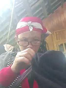 yeuanh1 online show from 05/05/26, 02:19