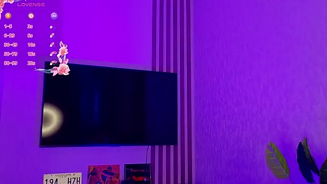NikkiNicoleNyx online show from 06/19/26, 08:18