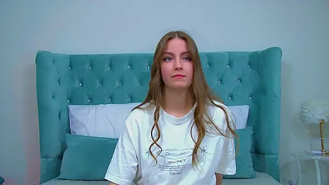 SofiaSarvains online show from 06/26/26, 07:07