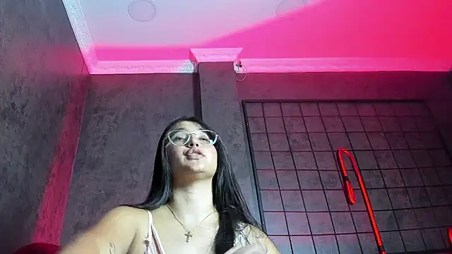 Snapshot of Janett_Moore chatting on 05/11/26, 02:45 Janett Moore online show from 05/11/26, 02:45