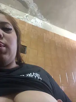 alexaparedes00 online show from 05/24/26, 03:50
