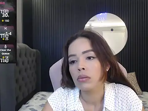 Snapshot of naomis_36 chatting on 06/02/26, 01:57 naomis 36 online show from 06/02/26, 01:57