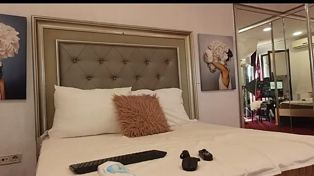 LeilaBie online show from 05/27/26, 04:31