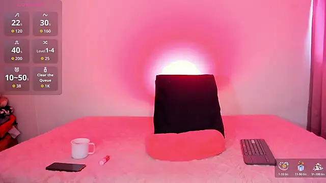 Snapshot of Sophiie_dreams chatting on 06/29/26, 03:01 Sophiie dreams online show from 06/29/26, 03:01