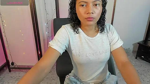 EmmaRay3 online show from 05/12/26, 02:36
