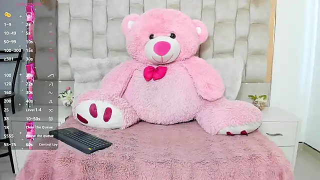 Snapshot of MaddyReyes chatting on 06/12/26, 07:35 MaddyReyes online show from 06/12/26, 07:35