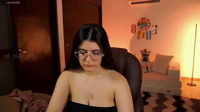 Snapshot of _Niah chatting on 07/19/26, 01:42 Niah online show from 07/19/26, 01:42