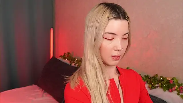 LindaThackerr online show from 05/14/26, 04:08