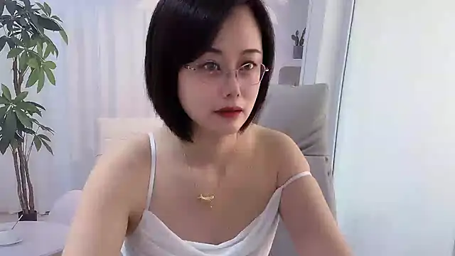 Naomi Z online show from 06/01/26, 11:39