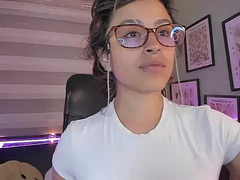 Lusiana   online show from 05/15/26, 12:45