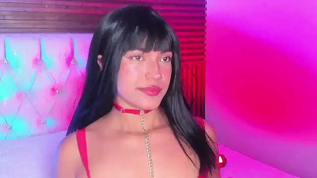 KatieRougee  online show from 07/03/26, 10:27