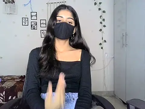 Snapshot of SASSY__BABY_ chatting on 06/22/26, 05:26 SASSY BABY online show from 06/22/26, 05:26