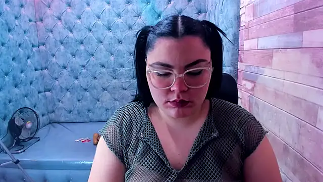 Sweet Nova  online show from 05/19/26, 11:49