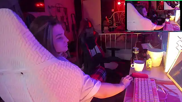 FuckinHotCouple1 online show from 06/18/26, 06:34