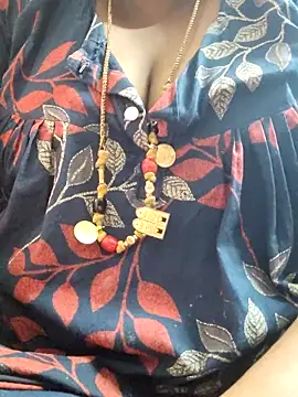 tamilkavitha123 online show from 06/08/26, 04:35