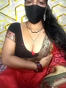Snapshot of Juli_80 chatting on 06/30/26, 05:58 Juli 80 online show from 06/30/26, 05:58