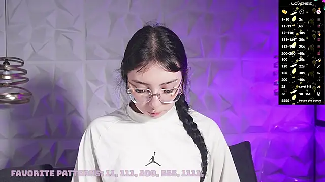 Snapshot of zara_bliss chatting on 05/19/26, 11:05 zara bliss online show from 05/19/26, 11:05