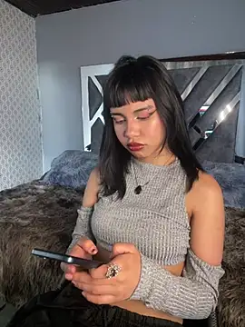 AntonellaCooper Pink online show from 06/25/26, 10:14