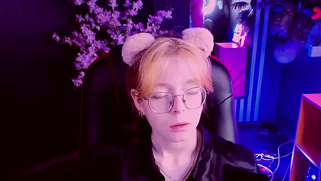 FoxxyyPolly online show from 05/22/26, 05:47