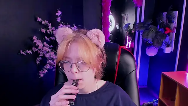 FoxxyyPolly online show from 05/24/26, 05:34