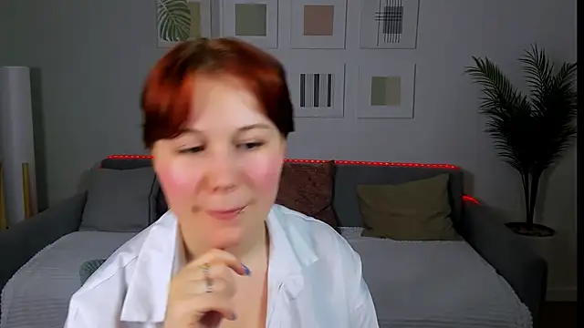 MiaLacrice online show from 05/30/26, 07:22
