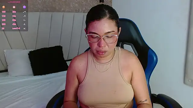AliceSmity   online show from 06/11/26, 01:09
