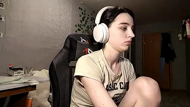 NightFoxxx online show from 06/17/26, 10:17