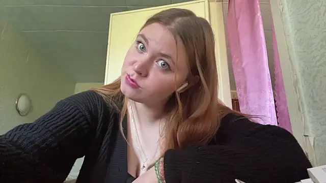 Violette Iguina online show from 05/11/26, 08:31