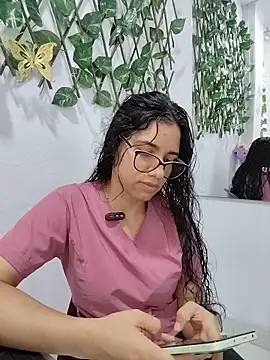 Snapshot of alanahot94 chatting on 06/16/26, 03:47 alanahot94 online show from 06/16/26, 03:47