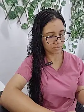 alanahot94 online show from 06/30/26, 04:19