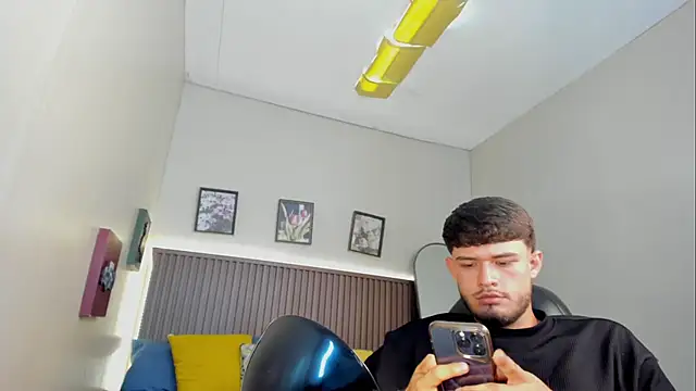 Snapshot of Joan_Blake chatting on 05/20/26, 10:27 Joan Blake online show from 05/20/26, 10:27