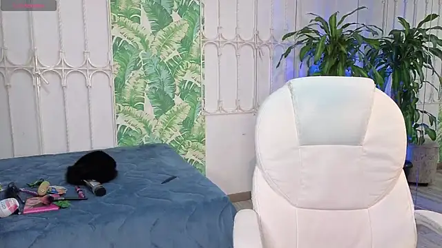 baby julieta00 online show from 06/26/26, 12:20