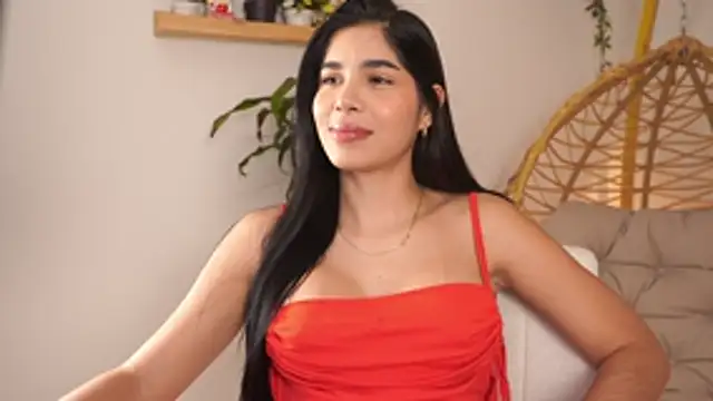 Snapshot of beauty_latina chatting on 08/09/26, 12:01 beauty latina online show from 08/09/26, 12:01