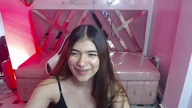 Snapshot of alesia_v_v chatting on 05/29/26, 03:26 alesia v v online show from 05/29/26, 03:26