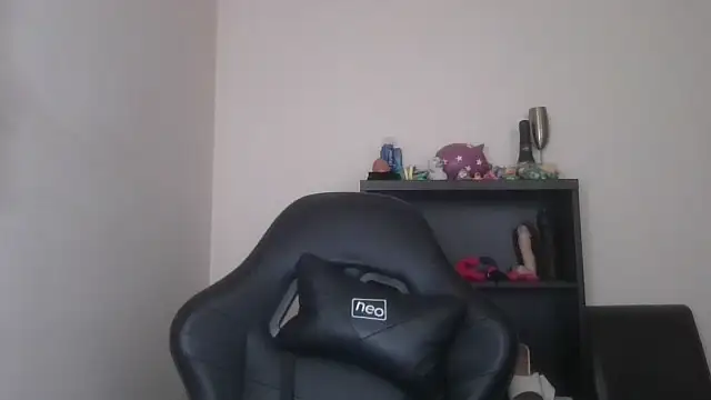 LouiseLovell online show from 07/08/26, 06:34