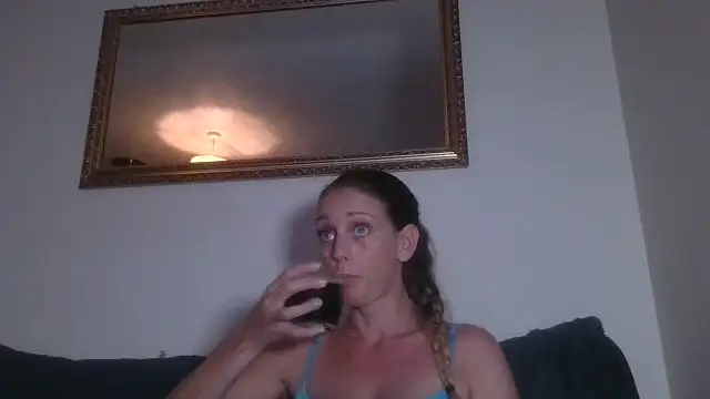 LouiseLovell online show from 07/11/26, 09:05