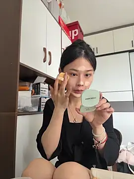 cuteluky18 online show from 05/14/26, 03:13