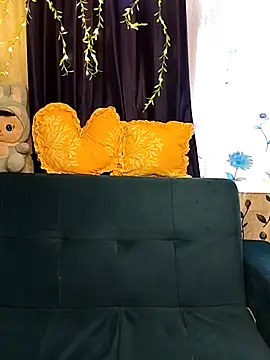 Trending-Desigirls online show from 07/01/26, 08:27
