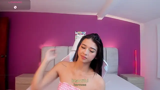 Littlee Mia online show from 05/24/26, 11:59