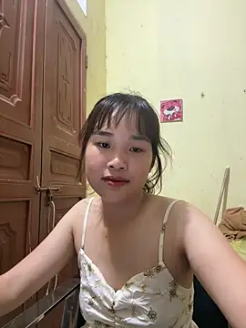 Snapshot of Lili_019 chatting on 05/13/26, 02:47 Lili 019 online show from 05/13/26, 02:47