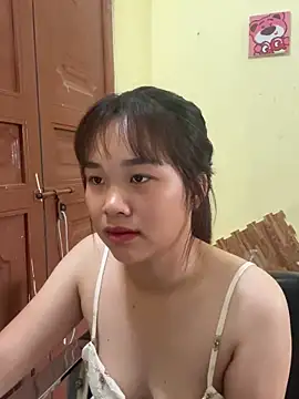 Snapshot of Lili_019 chatting on 05/18/26, 07:03 Lili 019 online show from 05/18/26, 07:03