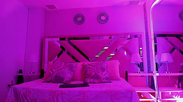 Samanta Vanegas online show from 06/09/26, 04:13