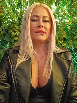 MILFBARBY online show from 11/08/25, 08:14