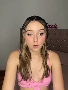 Sarisloves online show from 05/18/26, 03:13