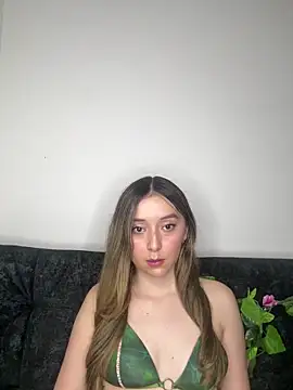 Sarisloves online show from 06/18/26, 10:14