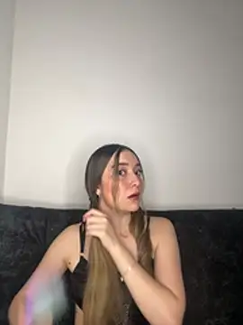 Sarisloves online show from 07/17/26, 01:01