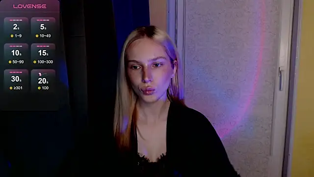 Snapshot of MichelleVelour chatting on 05/12/26, 05:54 MichelleVelour online show from 05/12/26, 05:54