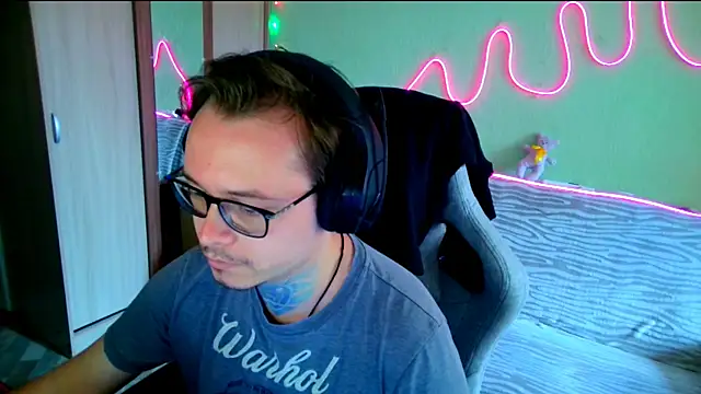 MeLanXolik online show from 05/24/26, 10:31