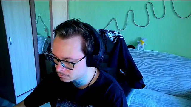 MeLanXolik online show from 05/27/26, 10:23