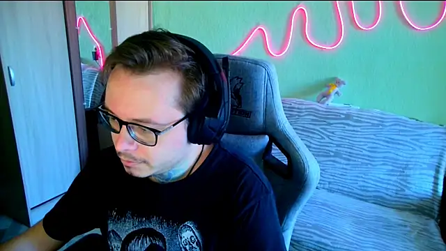 MeLanXolik online show from 05/29/26, 08:56